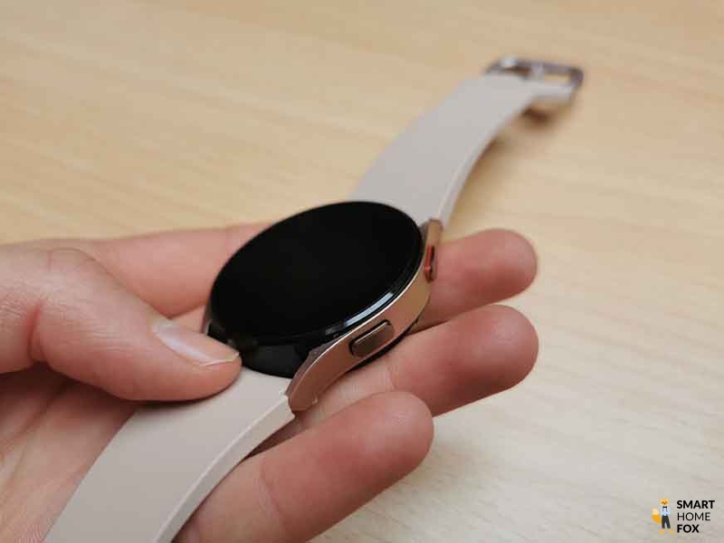 Вы можете увидеть часы Samsung Galaxy Watch 4.